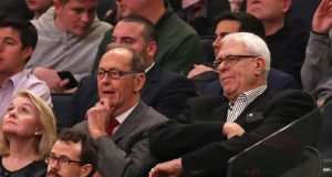New York Knicks' Carmelo Anthony tells Phil Jackson he wants to stay 