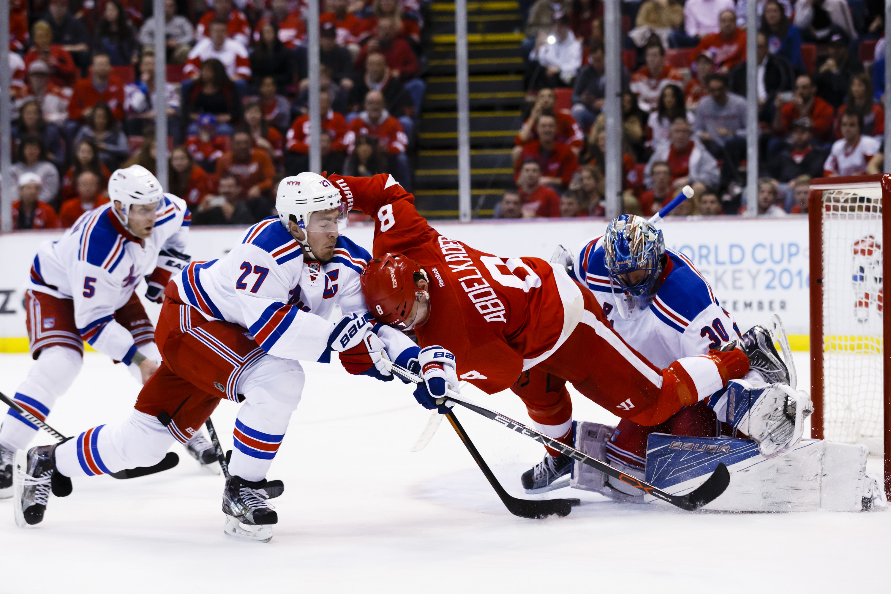 New York Rangers in Hockeytown looking for second-straight against Wings 