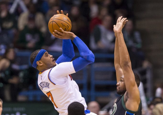 New York Knicks: Carmelo Anthony battling through a 'bad' shoulder injury 