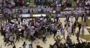 St. Bonaventure loses to VCU thanks to students rushing the court prematurely (Video) 2