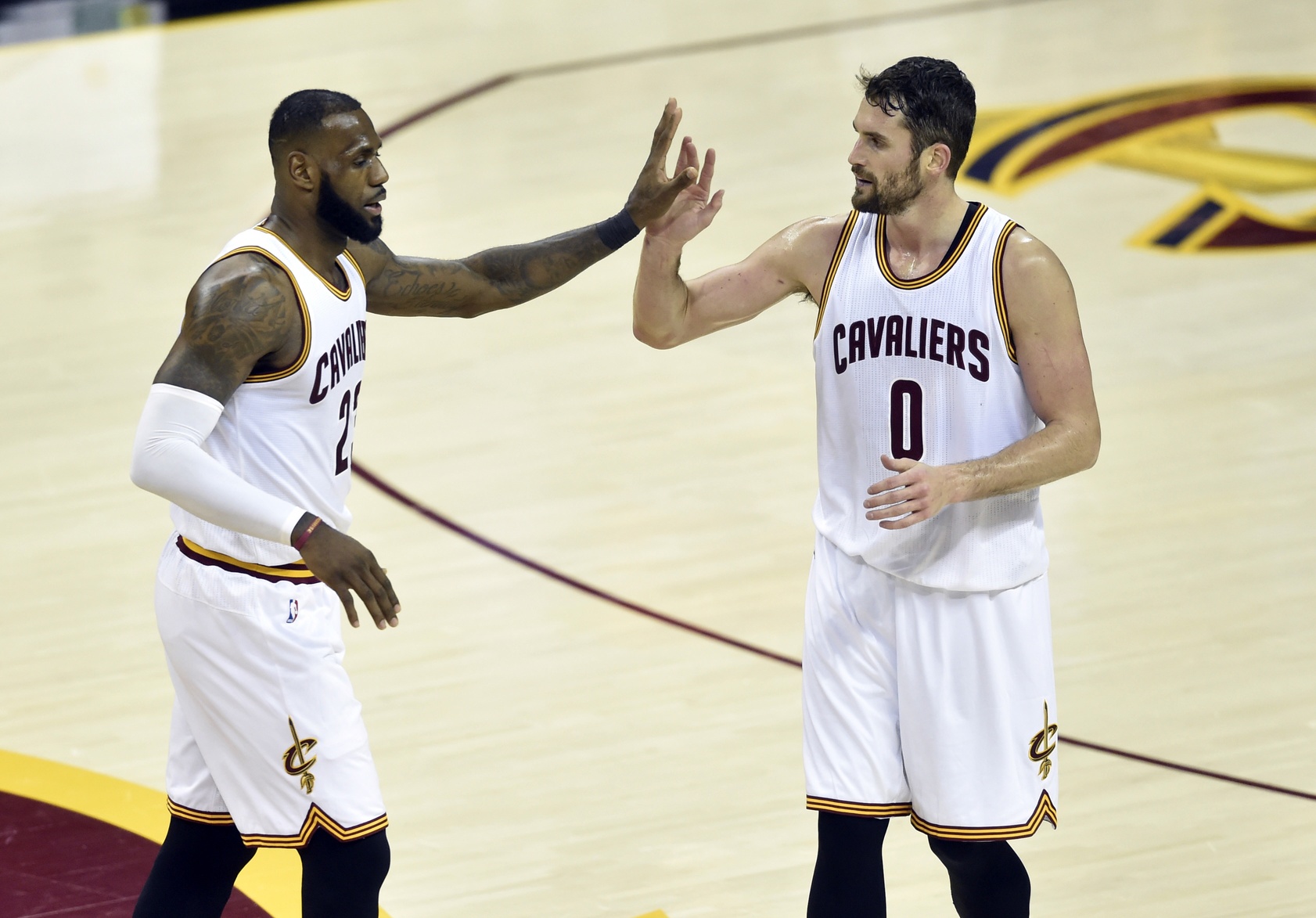 LeBron James: New York Daily News' Frank Isola is 'trash' for Kevin Love report 