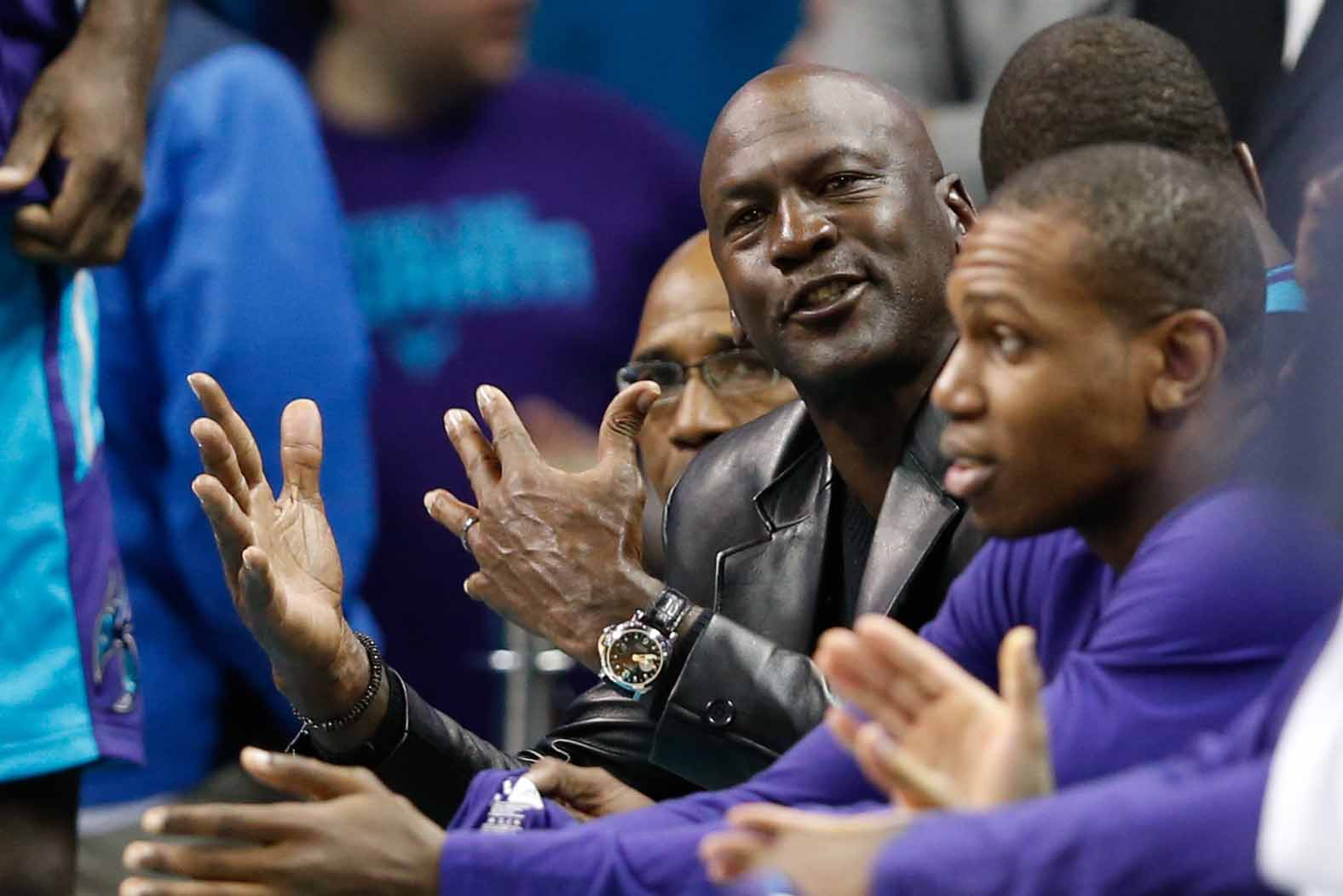 New York Knicks lift Charles Oakley’s ban from MSG, Michael Jordan involved 