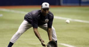 New York Yankees: Didi Gregorius Suffers Shoulder Strain, Will Miss Opening Day 