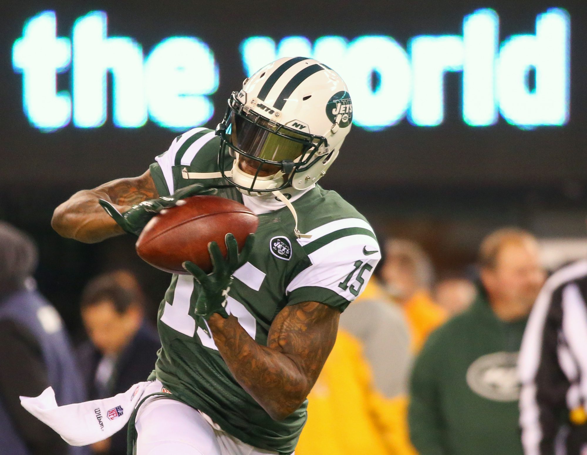 The Pros and Cons of the New York Giants Going After Brandon Marshall 