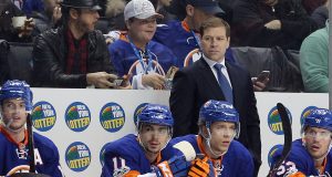 New York Islanders goaltending falls apart in 8-4 loss to Hurricanes 
