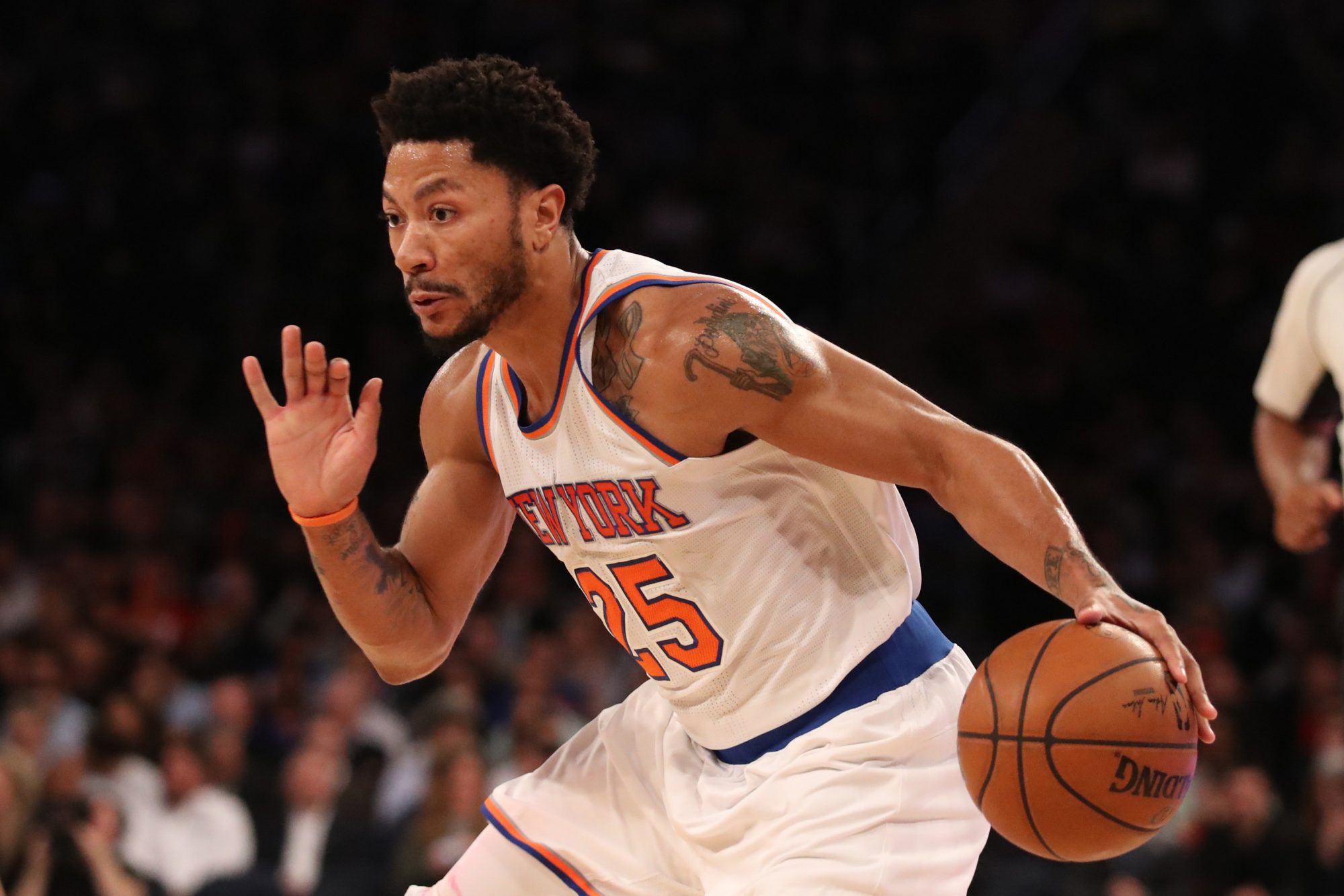 Knicks Rumors: Pros And Cons Of Pursuing Derrick Rose