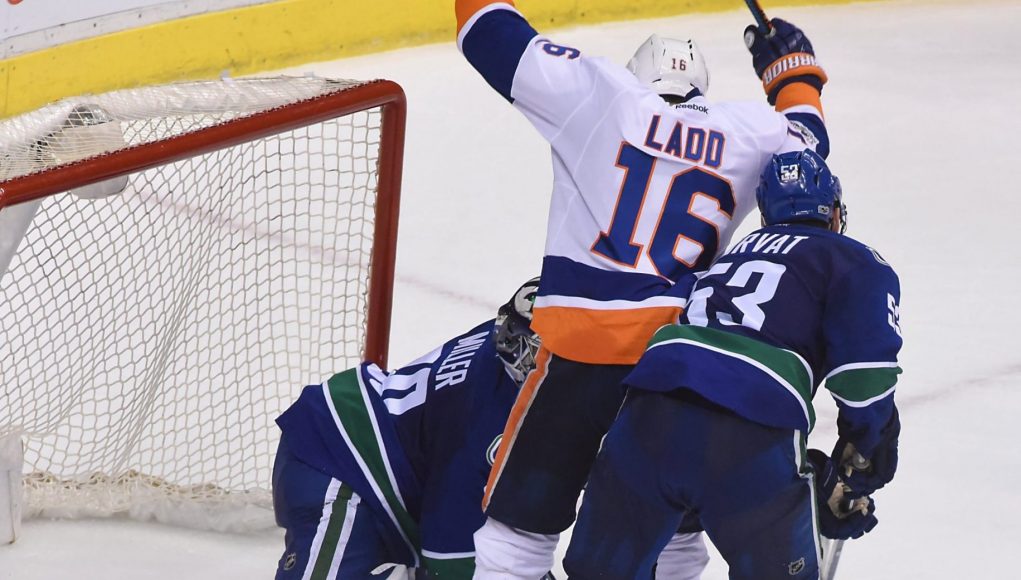Andrew Ladd lifts Islanders to OT win after blowing late lead (Highlights) 1
