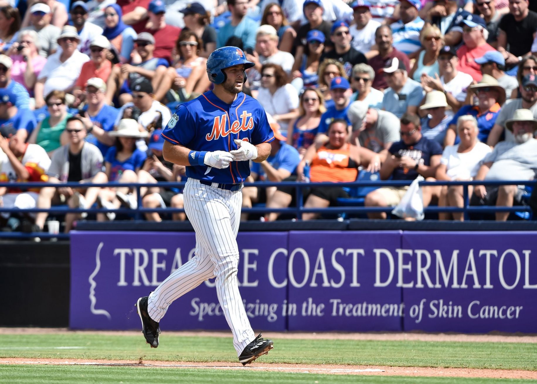 Woman Arrested After Stalking New York Mets' Tim Tebow 1