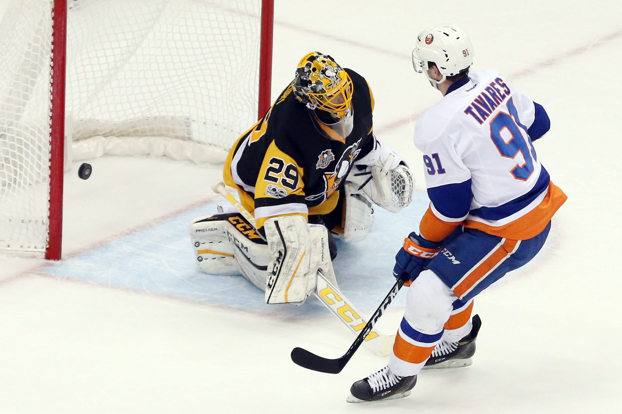 John Tavares, New York Islanders Edge Pittsburgh Penguins in Shootout (Highlights) 