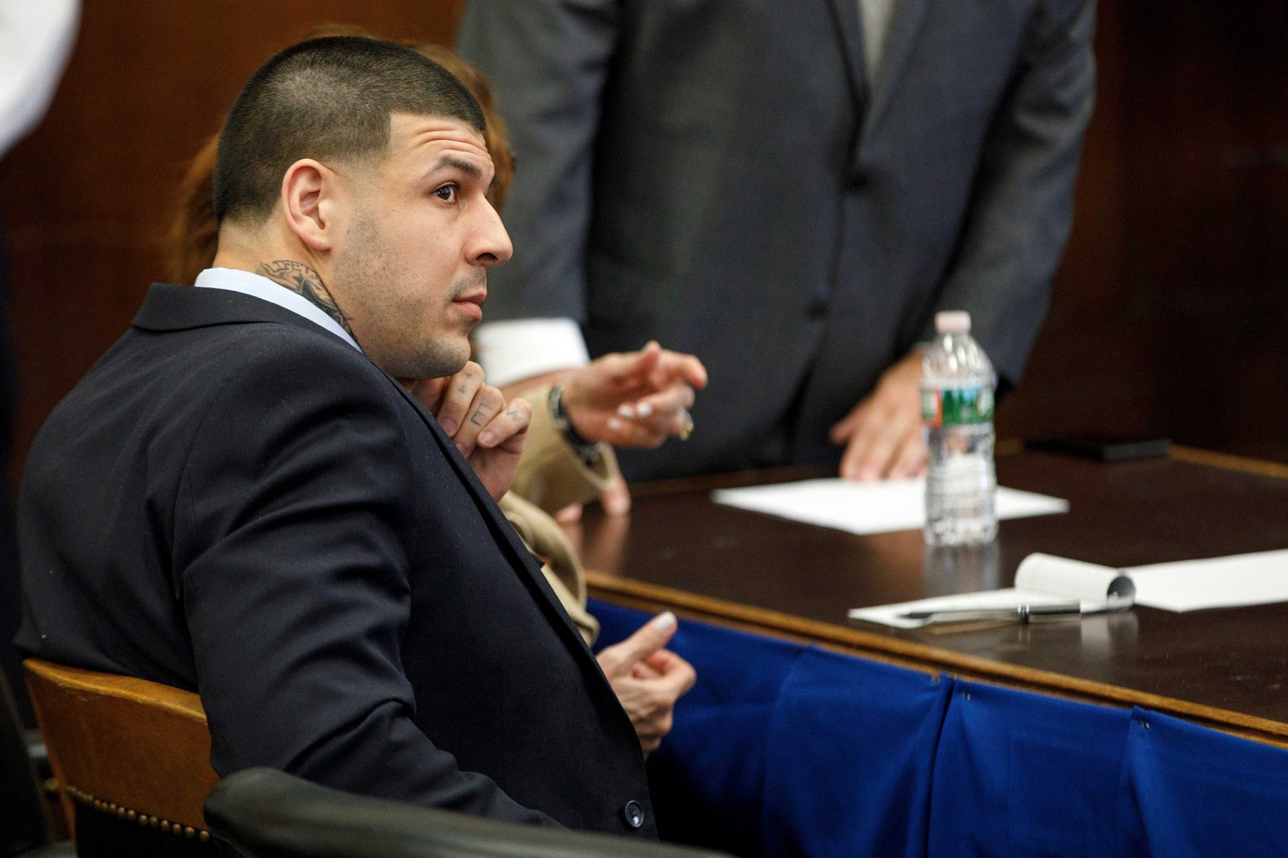 Former New England Patriots TE Aaron Hernandez Commits Suicide in Prison 