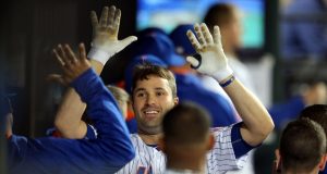 New York Mets 2B Neil Walker Blasts First HR of 2017 (Video) 