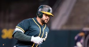 New York Yankees, A’s Discussing Trade For Yonder Alonso (Report) 