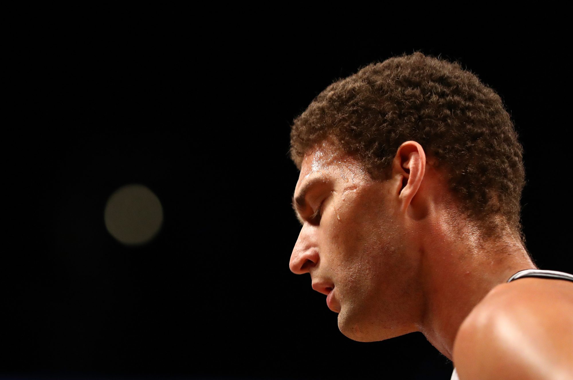 Brook Lopez dominates twin brother to power Nets past Blazers