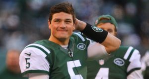 New York Jets QB Christian Hackenberg Thrown Off Field for Failing to Break Huddle Correctly 