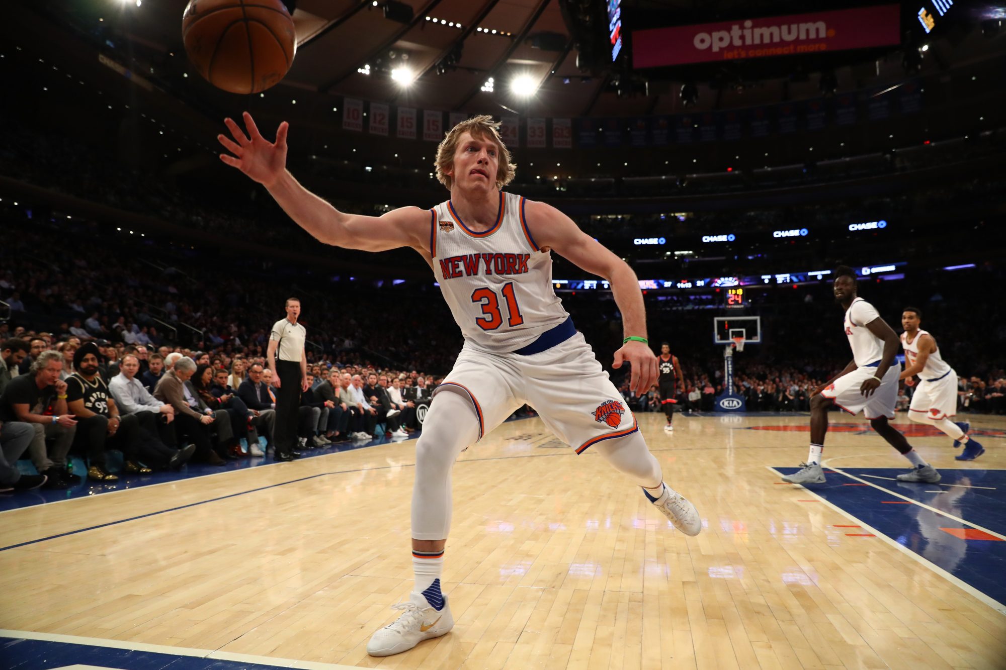 New York Knicks Announce Signings of Ron Baker, Damyean Dotson 