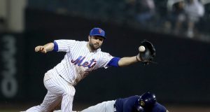 New York Mets: Neil Walker, Not Dominic Smith, Will Play First Base Tuesday Night 1
