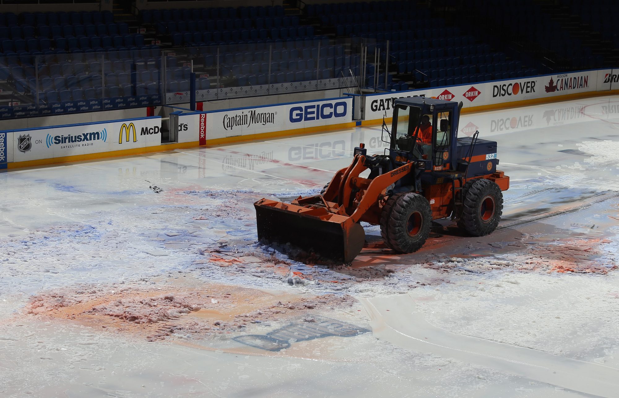 Gary Bettman Shoots Down New York Islanders Fans' Hopes of Coliseum Reunion 
