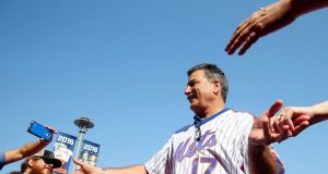 New York Mets: FOX Analyst Keith Hernandez Loses His Phone At World Series 