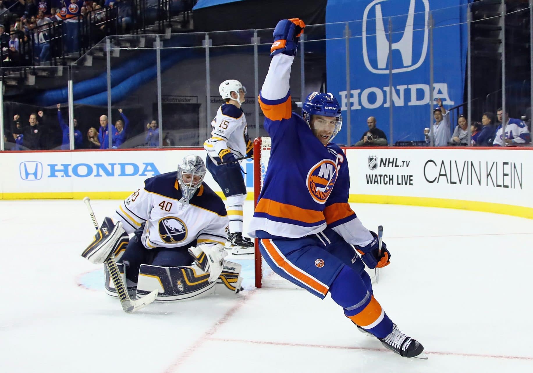 Casey Cizikas, John Tavares Lead New York Islanders To 6-3 Victory Over Buffalo Sabres (Highlights) 