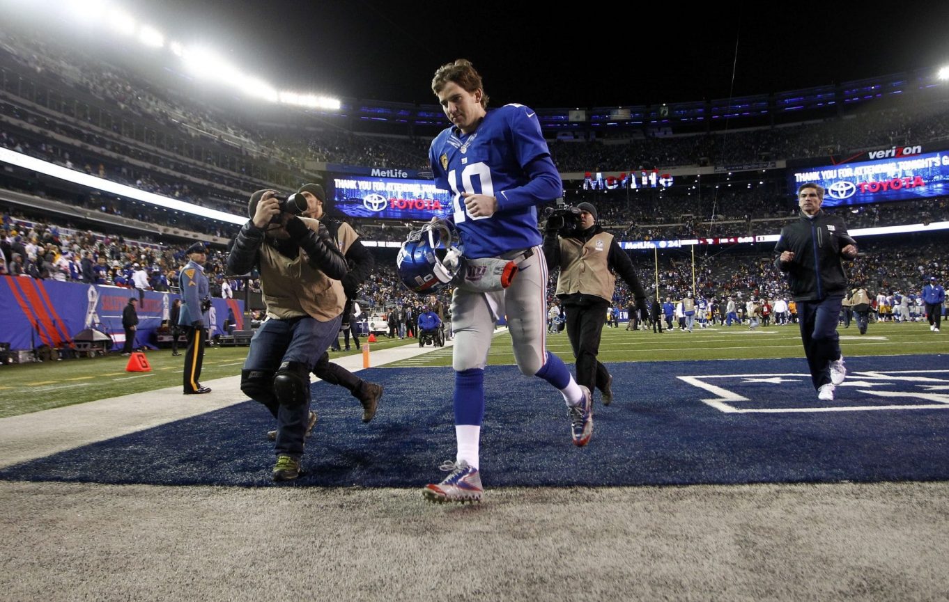 New York Giants Eli Manning emotional in response to benching