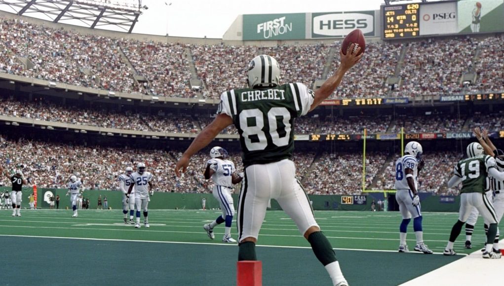 20 Sep 1998: Wide Receiver Wayne Chrebet #80 of the New York Jets celebrates in the end-zone after making a touchdown, during the game against the Indianapolis Colts at Giant Stadium in East Rutherford, New Jersey. The Jets defeated Colts 44-6. Mandato