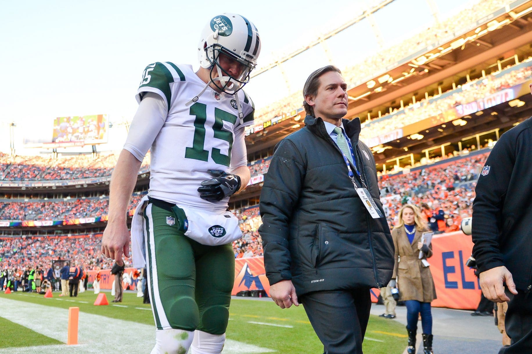 New York Jets: Josh McCown breaks hand in loss (Report)