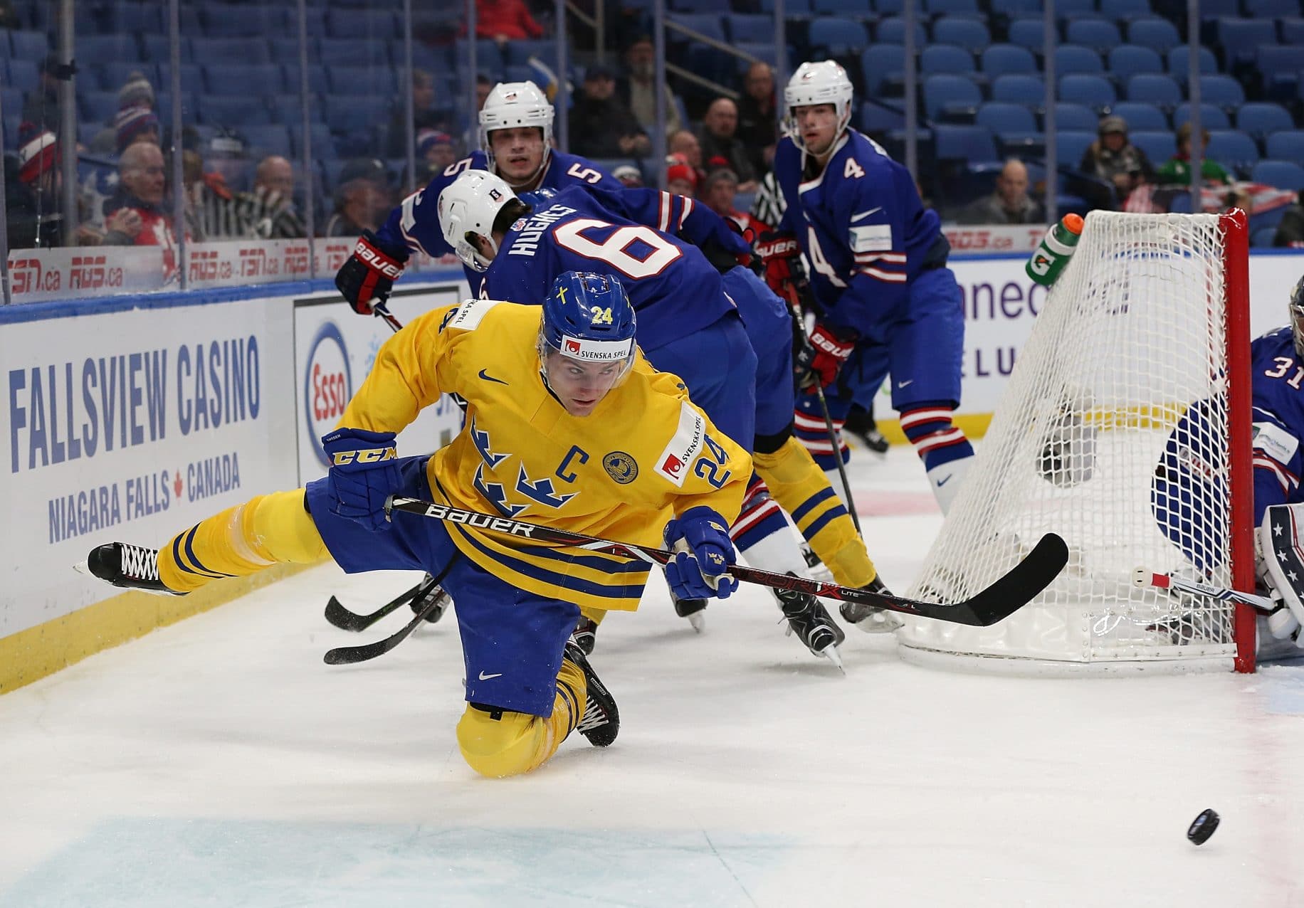 New York Rangers: Lias Andersson throws silver medal following World ...