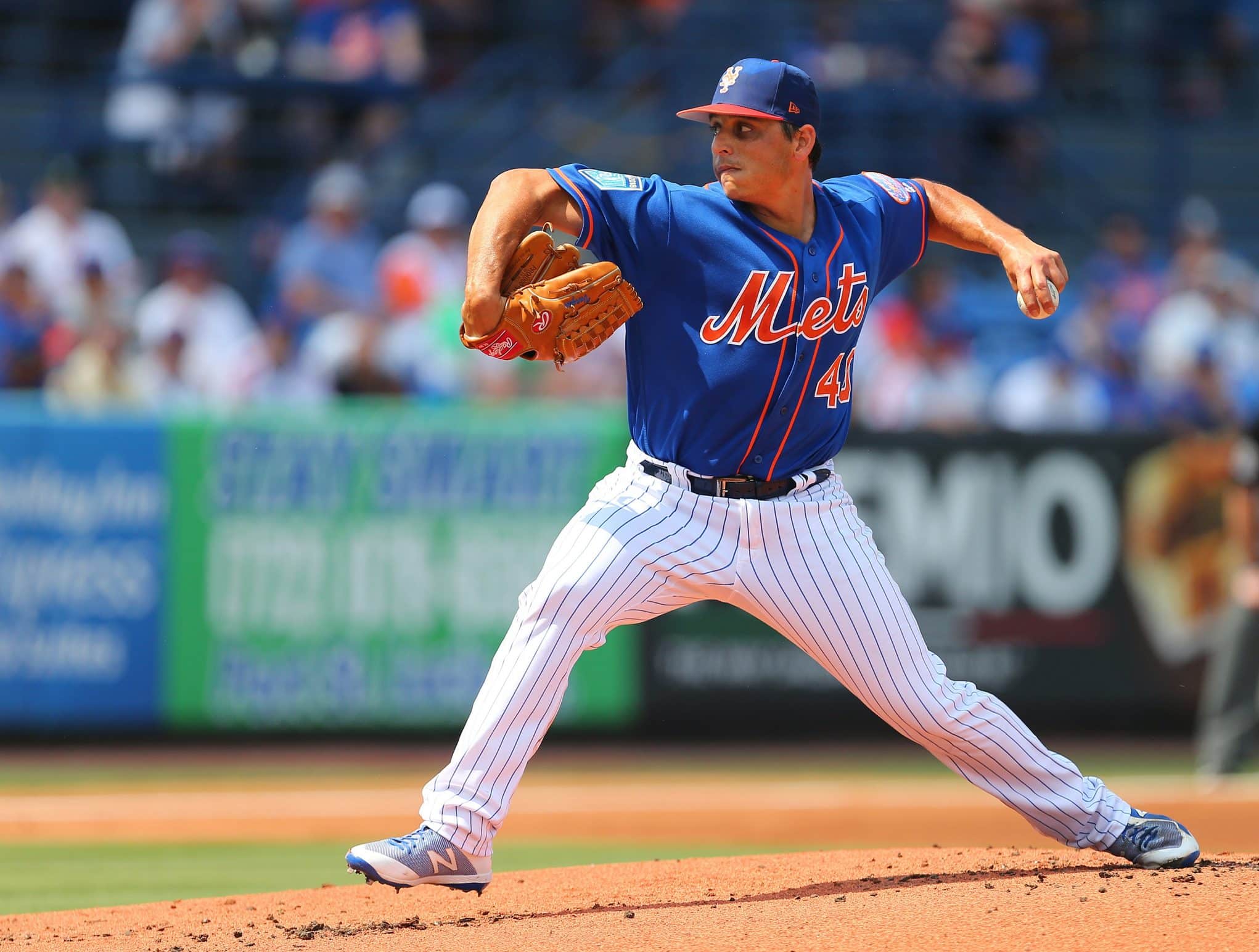 New York Mets starting pitcher Jason Vargas strikes out Philadelphia  Phillies Andrew McCutchen