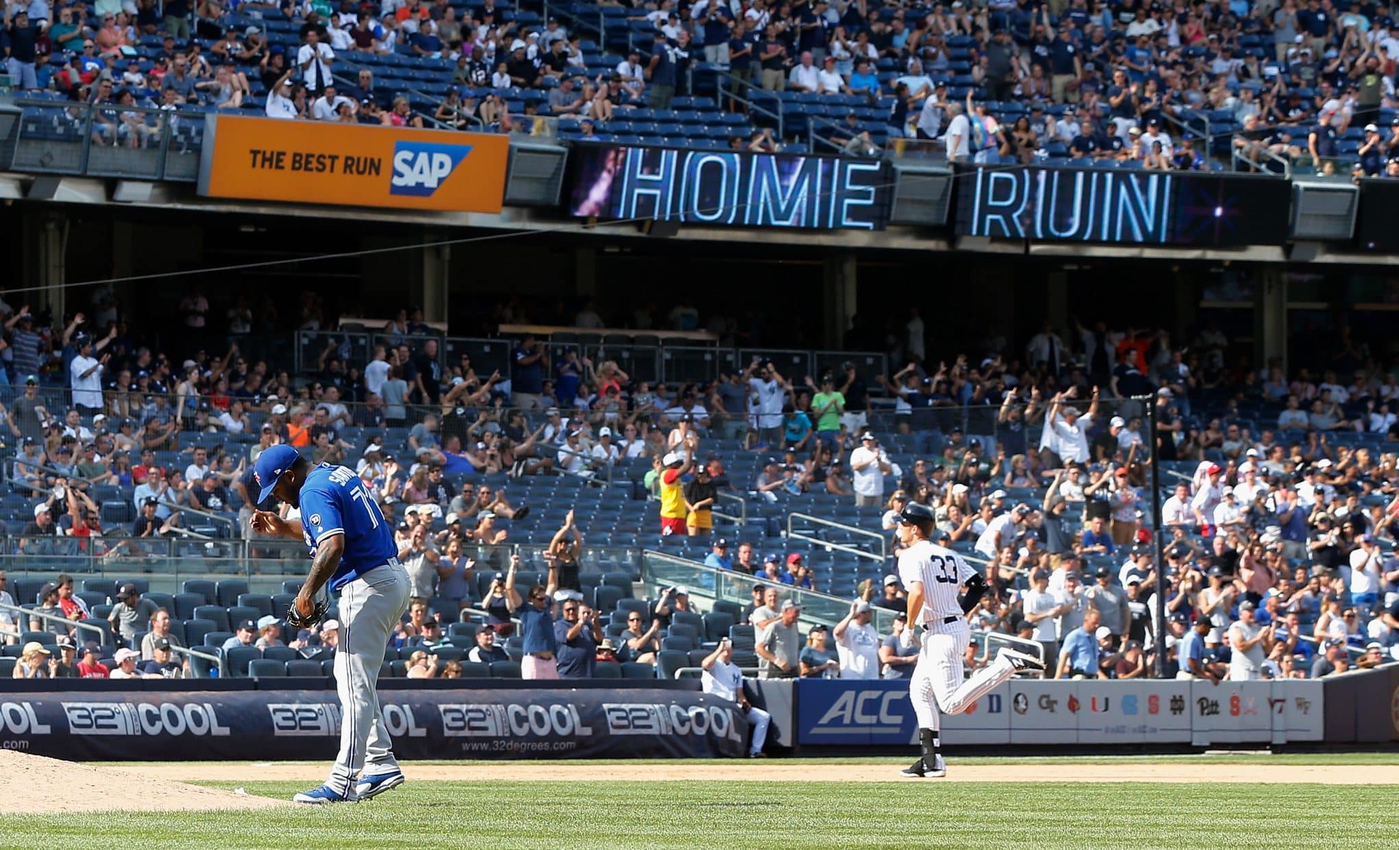 New York Yankees Greg Bird hits a grand slam home run in the first