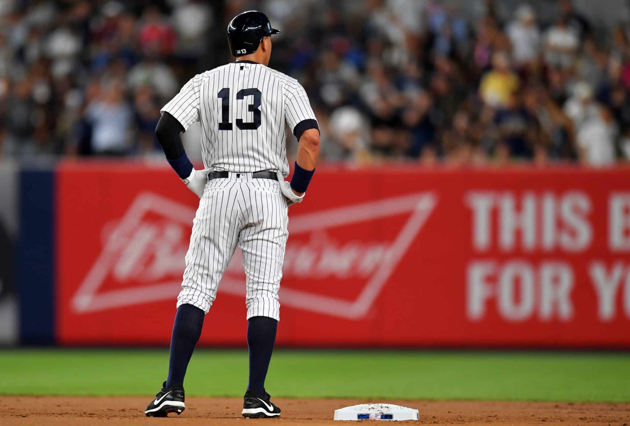 Gleyber Torres pals around with Jose Altuve in cursed Yankees