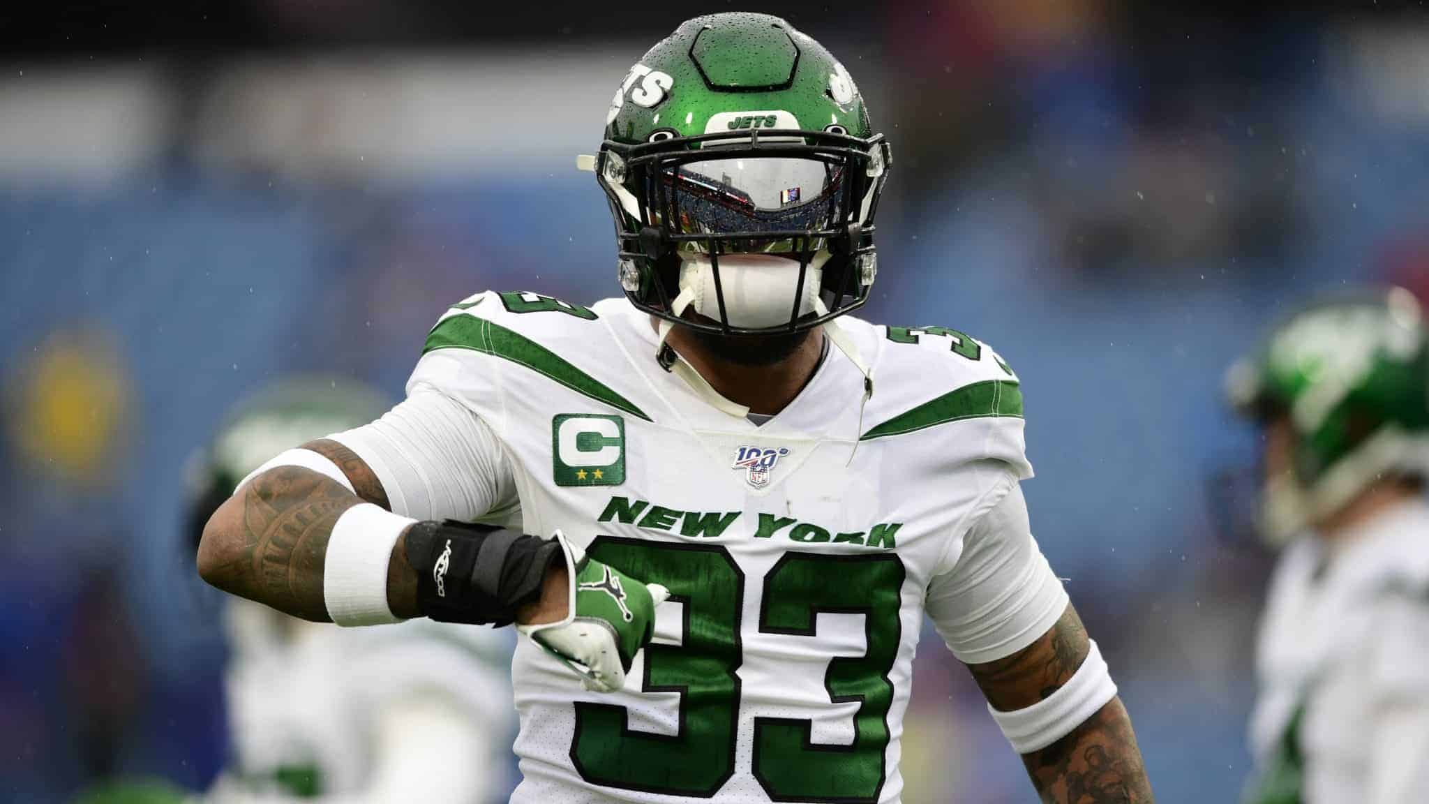 New York Jets strong safety Jamal Adams (33) warms up before an NFL football game against the Buffalo Bills Sunday, Aug. 26, 2018, in Orchard Park, N.Y.