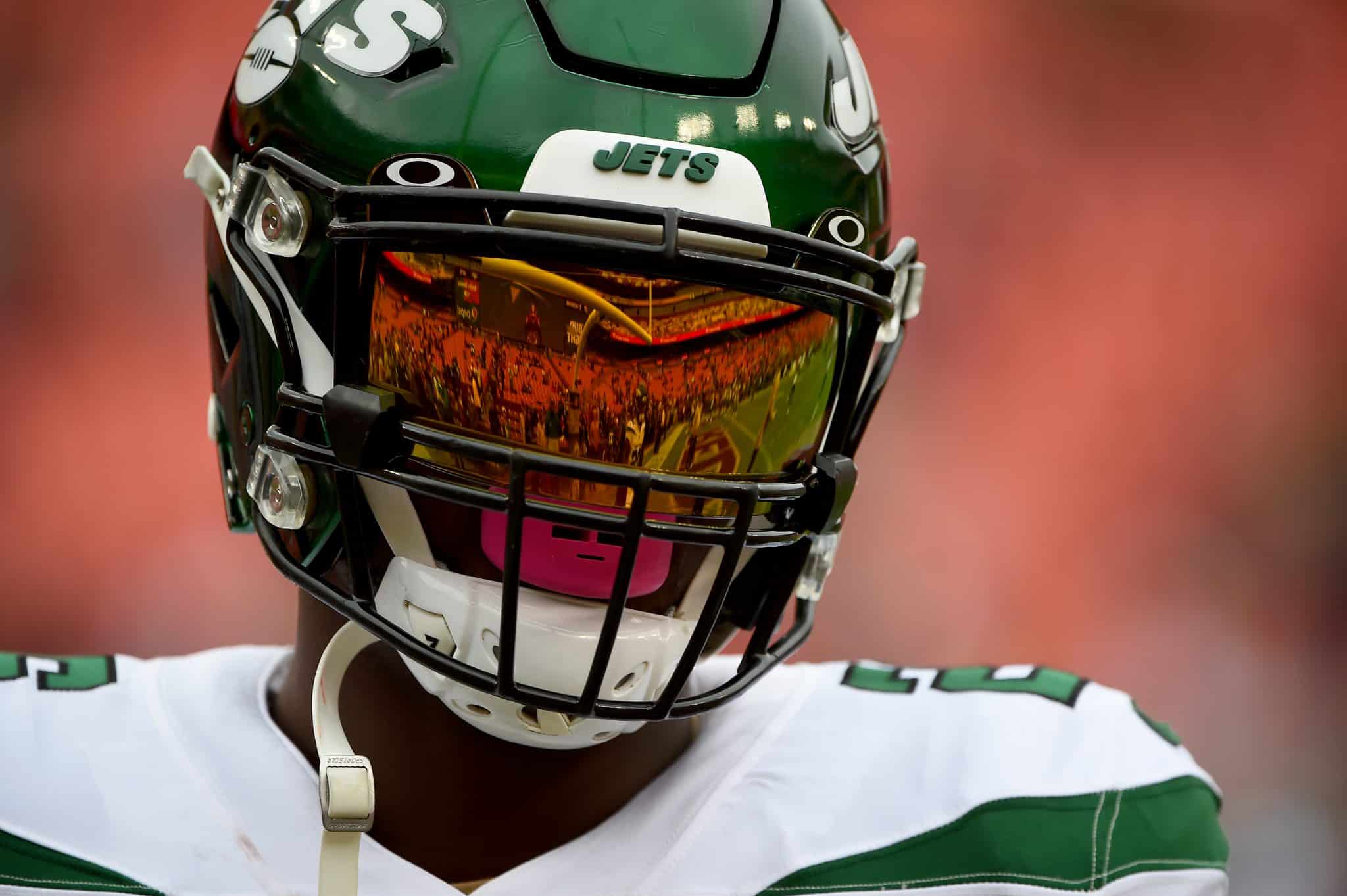 LANDOVER, MD - NOVEMBER 17: Le'Veon Bell #26 of the New York Jets looks on prior to the game against the Washington Redskins at FedExField on November 17, 2019 in Landover, Maryland.