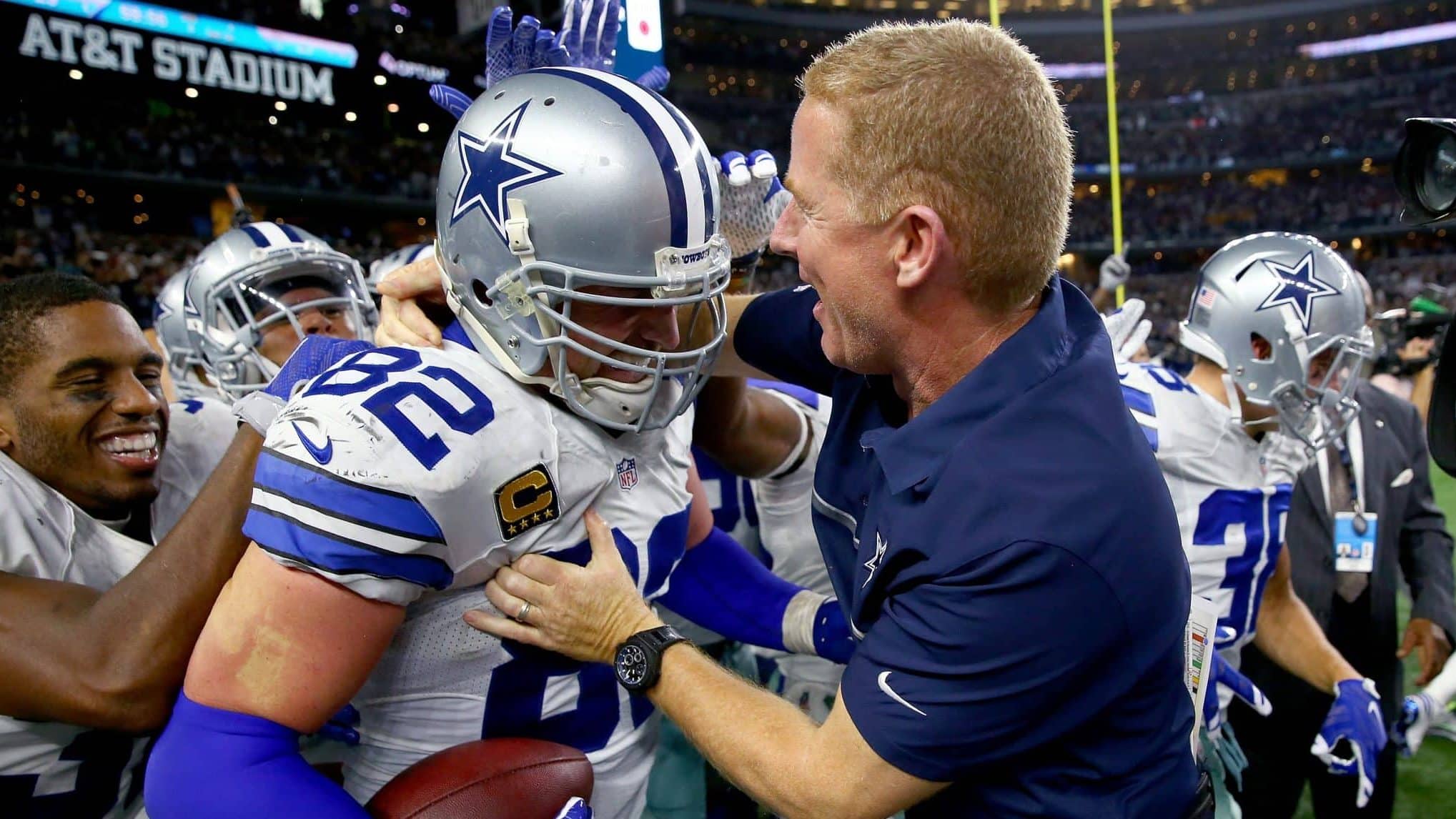 ARLINGTON, TX - OCTOBER 30: Jason Witten #82 of the Dallas Cowboys celebrates with head coach Jason Garrett of the Dallas Cowboys after scoring the game winning touchdown against the Philadelphia Eagles in overtime at AT&T Stadium on October 30, 2016 in Arlington, Texas. The Dallas Cowboys beat the Philadelphia Eagles 29-23 in overtime.