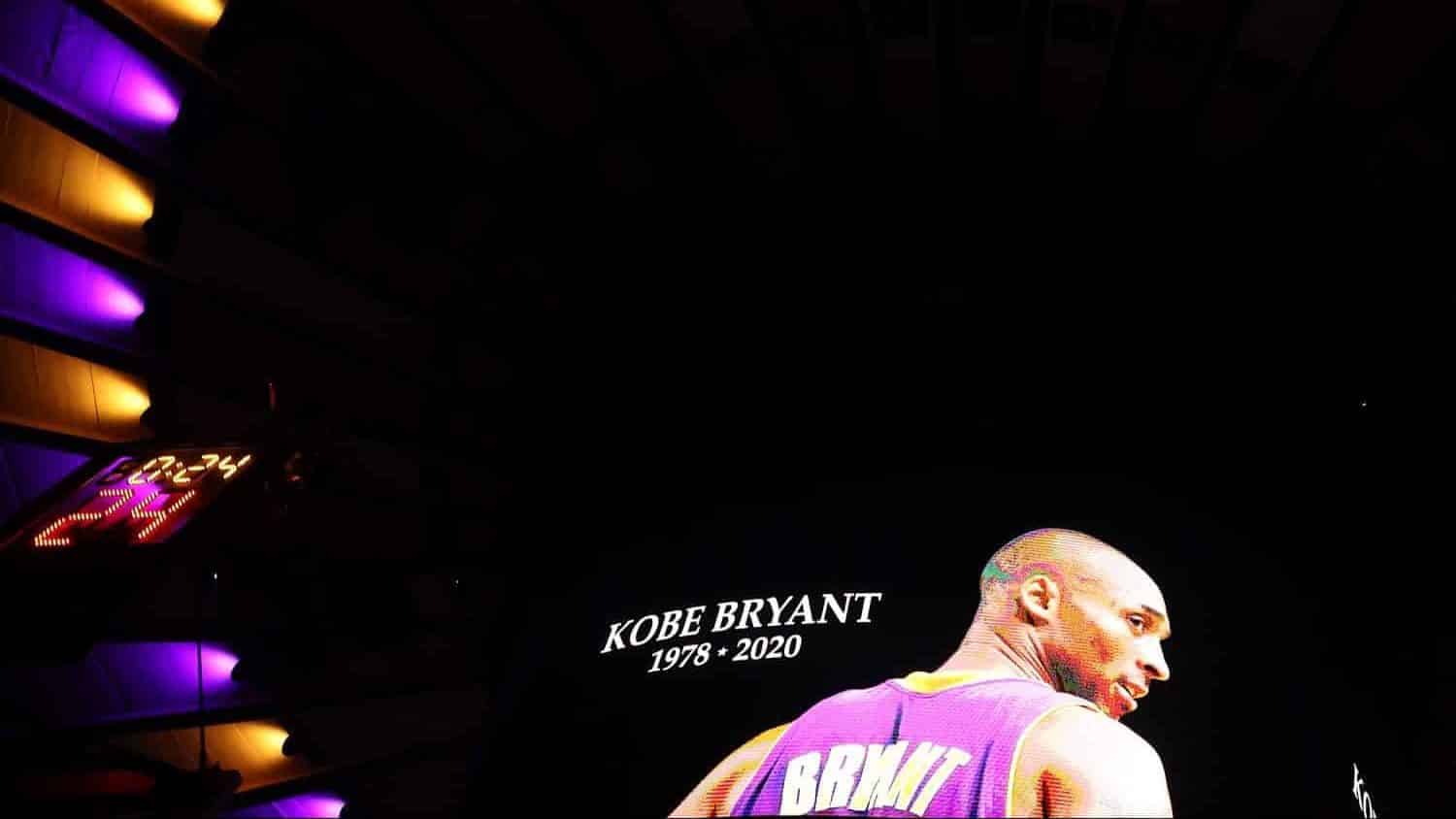 NEW YORK, NEW YORK - JANUARY 26: A moment of silence is held for former Los Angeles Laker great Kobe Bryant before the game between the New York Knicks and the Brooklyn Nets at Madison Square Garden on January 26, 2020 in New York City.Bryant died in a helicopter crash early this morning.NOTE TO USER: User expressly acknowledges and agrees that, by downloading and or using this photograph, User is consenting to the terms and conditions of the Getty Images License Agreement.
