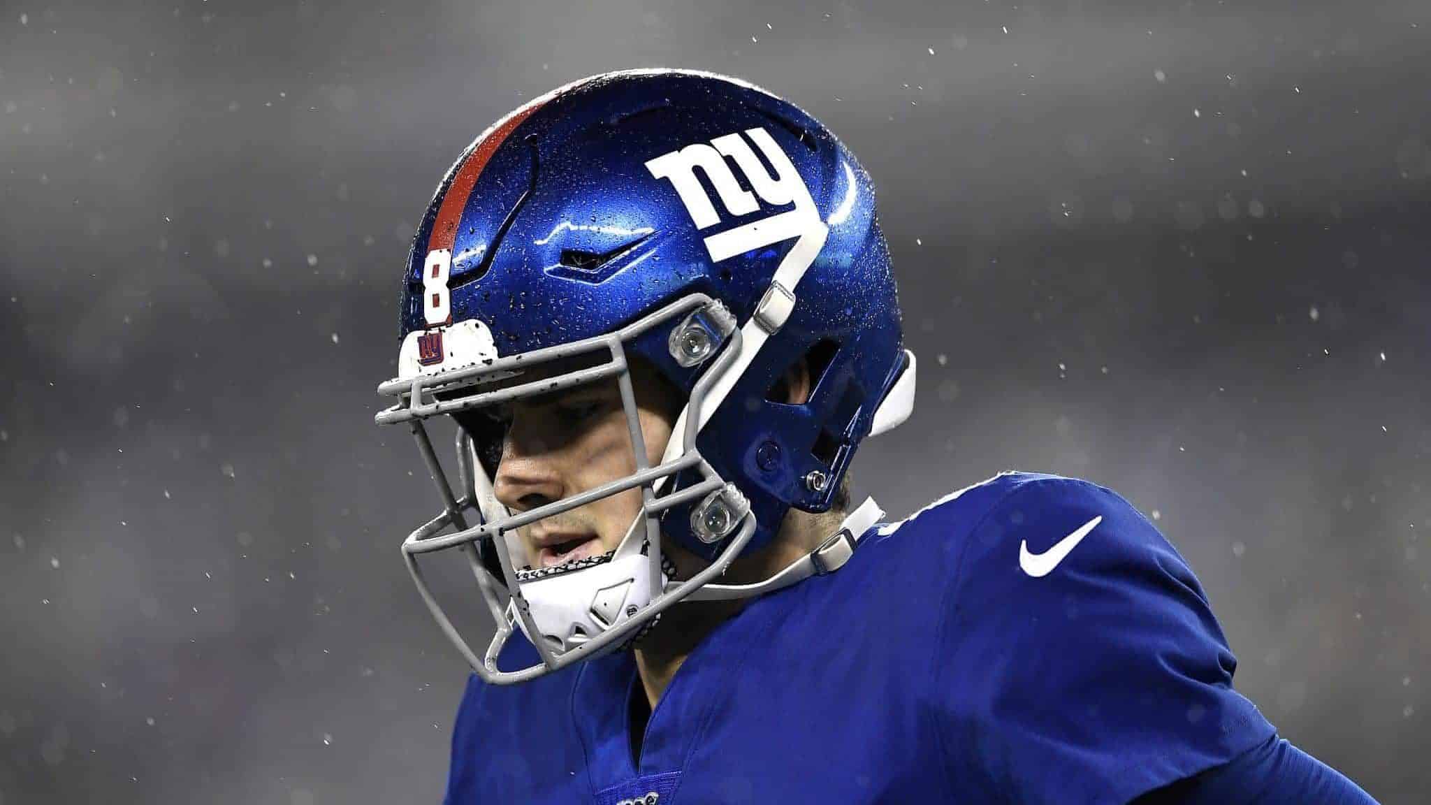 EAST RUTHERFORD, NEW JERSEY - DECEMBER 29: Daniel Jones #8 of the New York Giants reacts after losing the ball on a fumble against the Philadelphia Eagles during the fourth quarter in the game at MetLife Stadium on December 29, 2019 in East Rutherford, New Jersey.