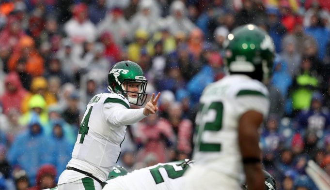 ORCHARD PARK, NEW YORK - DECEMBER 29: Sam Darnold #14 of the New York Jets signals during the first quarter of an NFL game against the Buffalo Bills at New Era Field on December 29, 2019 in Orchard Park, New York.