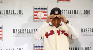 NEW YORK, NEW YORK - JANUARY 22: Derek Jeter puts on his Hall of Fame hat after being elected into the National Baseball Hall of Fame Class of 2020 on January 22, 2020 at the St. Regis Hotel in New York City. The National Baseball Hall of Fame induction ceremony will be held on Sunday, July 26, 2020 in Cooperstown, NY.