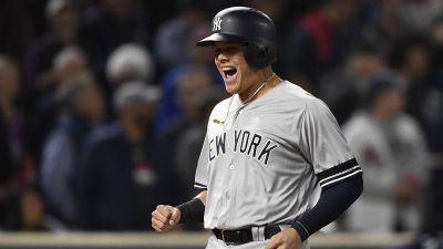 Yankees watching Jay Bruce, Mike Tauchman battle it out