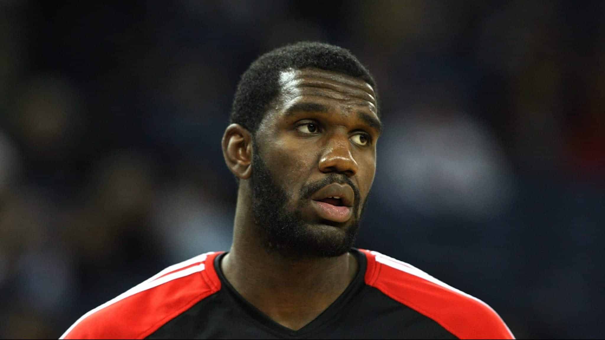 OAKLAND, CA - NOVEMBER 20: Greg Oden #52 of the Portland Trail Blazers looks on against the Golden State Warriors during an NBA game at Oracle Arena on November 20, 2009 in Oakland, California.