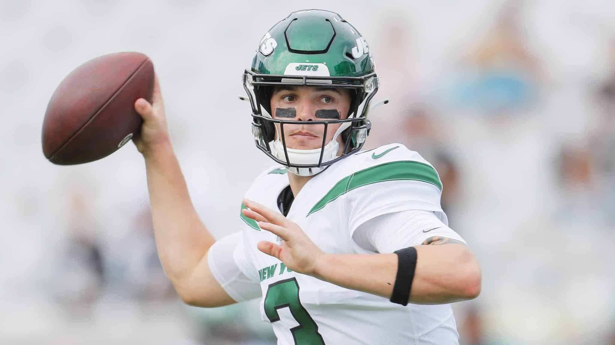 JACKSONVILLE, FLORIDA - OCTOBER 27: David Fales #3 of the New York Jets throws a pass before the start of a game against the Jacksonville Jaguars at TIAA Bank Field on October 27, 2019 in Jacksonville, Florida.