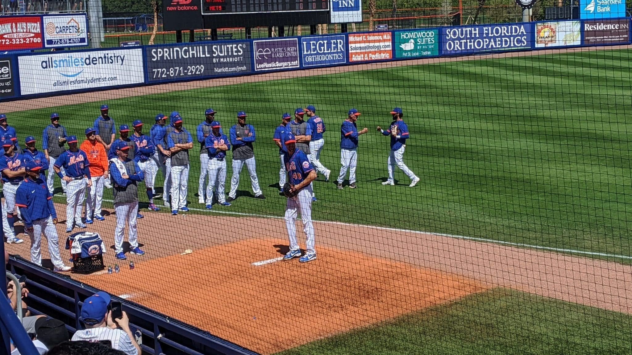 New York Mets Ace Jacob deGrom warming up prior to his spring training debut 2020