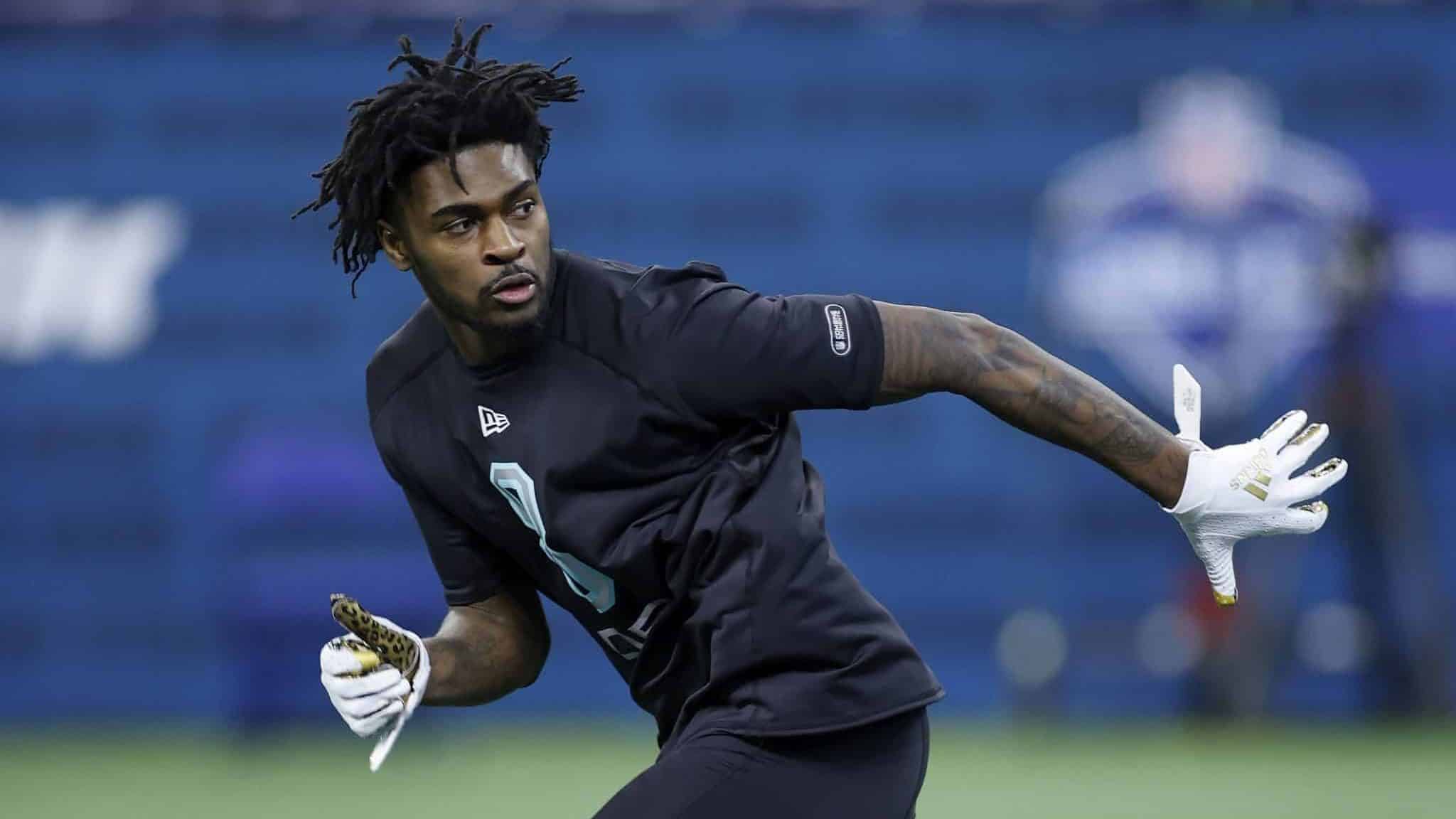 INDIANAPOLIS, IN - MARCH 01: Defensive back Trevon Diggs of Alabama runs a drill during the NFL Combine at Lucas Oil Stadium on February 29, 2020 in Indianapolis, Indiana. New York Jets