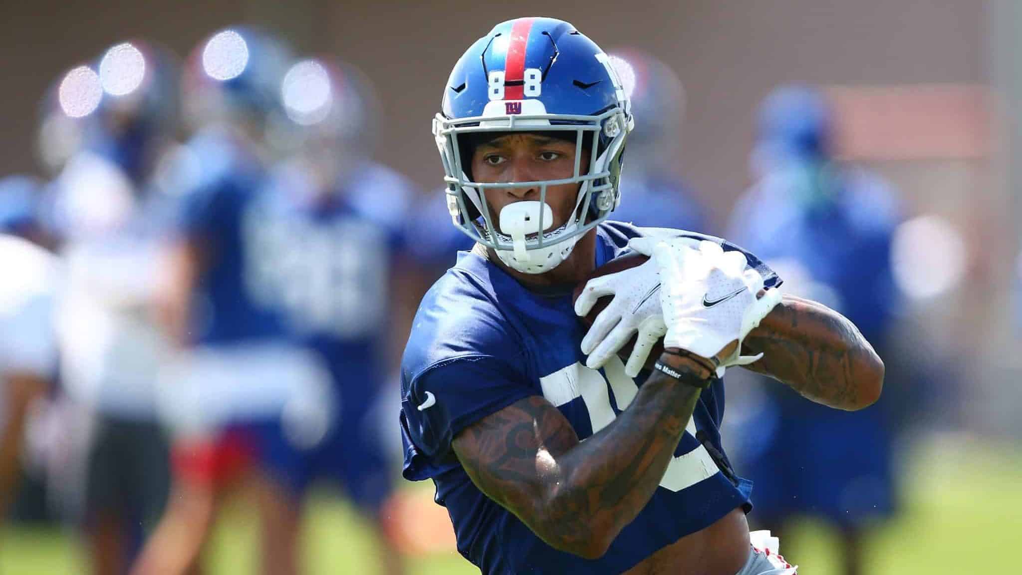 EAST RUTHERFORD, NEW JERSEY - AUGUST 23: Evan Engram #88 of the New York Giants runs drills at NY Giants Quest Diagnostics Training Center on August 23, 2020 in East Rutherford, New Jersey.