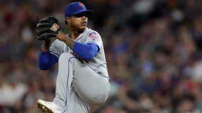 DENVER, COLORADO - SEPTEMBER 17: Marcus Stroman #7 of the New York Mets throws in the fifth inning against the Colorado Rockies at Coors Field on September 17, 2019 in Denver, Colorado.