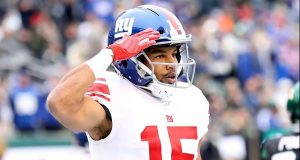 EAST RUTHERFORD, NEW JERSEY - NOVEMBER 10: Golden Tate #15 of the New York Giants salutes after scoring a touchdown against the New York Jets during their game at MetLife Stadium on November 10, 2019 in East Rutherford, New Jersey.
