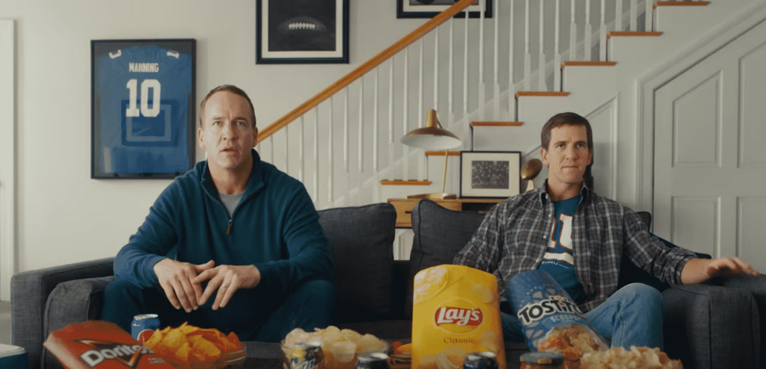 Caesars Sportsbook Has Dinner with Mannings in Super Bowl Ad
