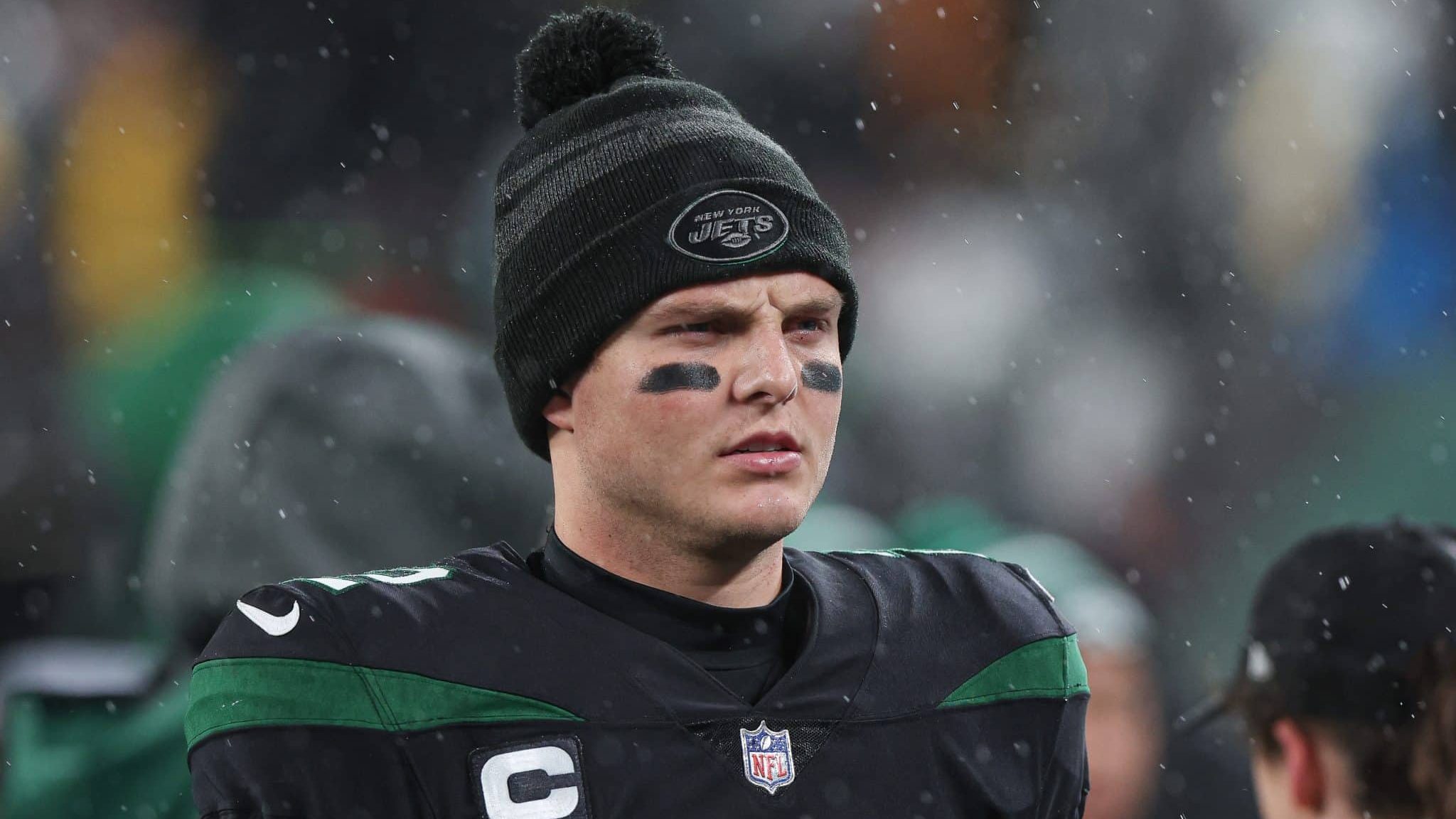 NY Jets players line up for Lamar Jackson jerseys after he destroyed Jets