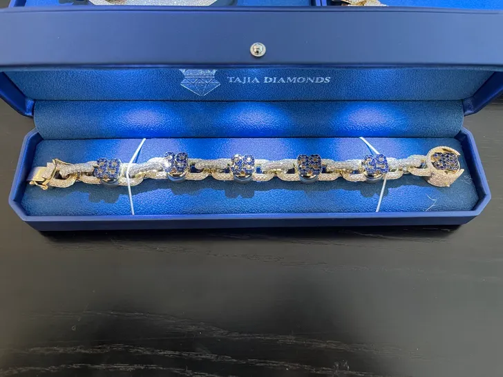 Mets' Edwin Diaz bought a $250K Trumpet chain (with a matching bracelet)