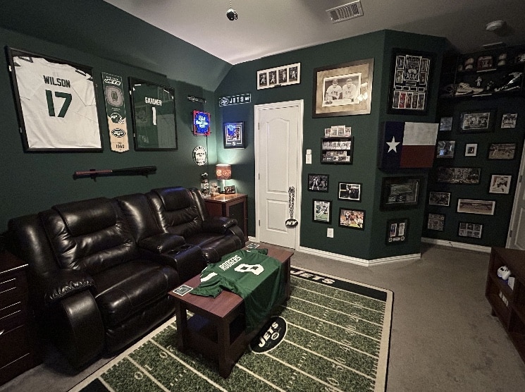 This Jets fan's immaculate man cave is ready for a playoff push in 2023