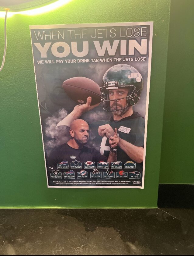 Jets spoil Wisconsin bar patrons' free tabs with comeback